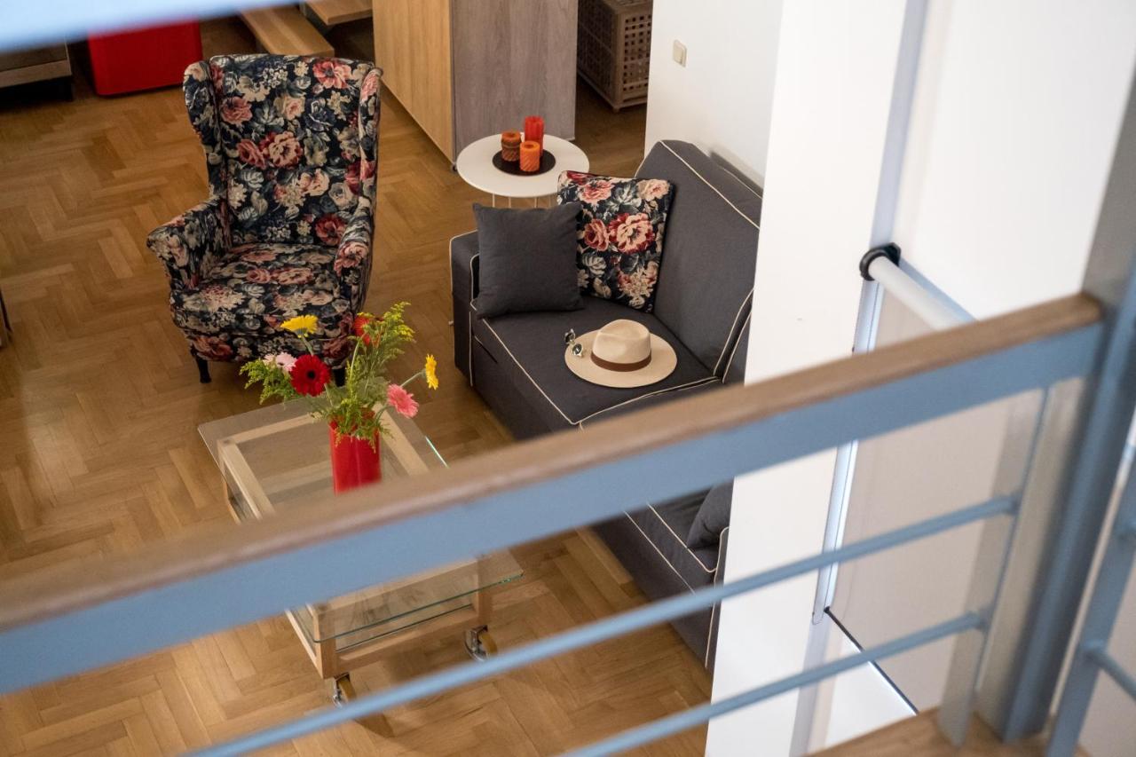 Thisio Loft Атина Екстериор снимка