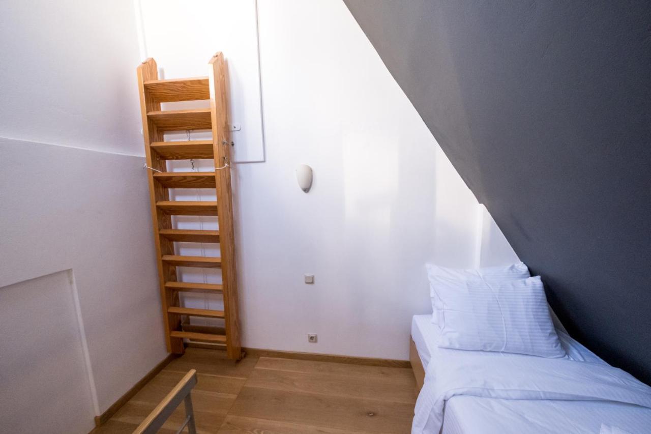 Thisio Loft Атина Екстериор снимка