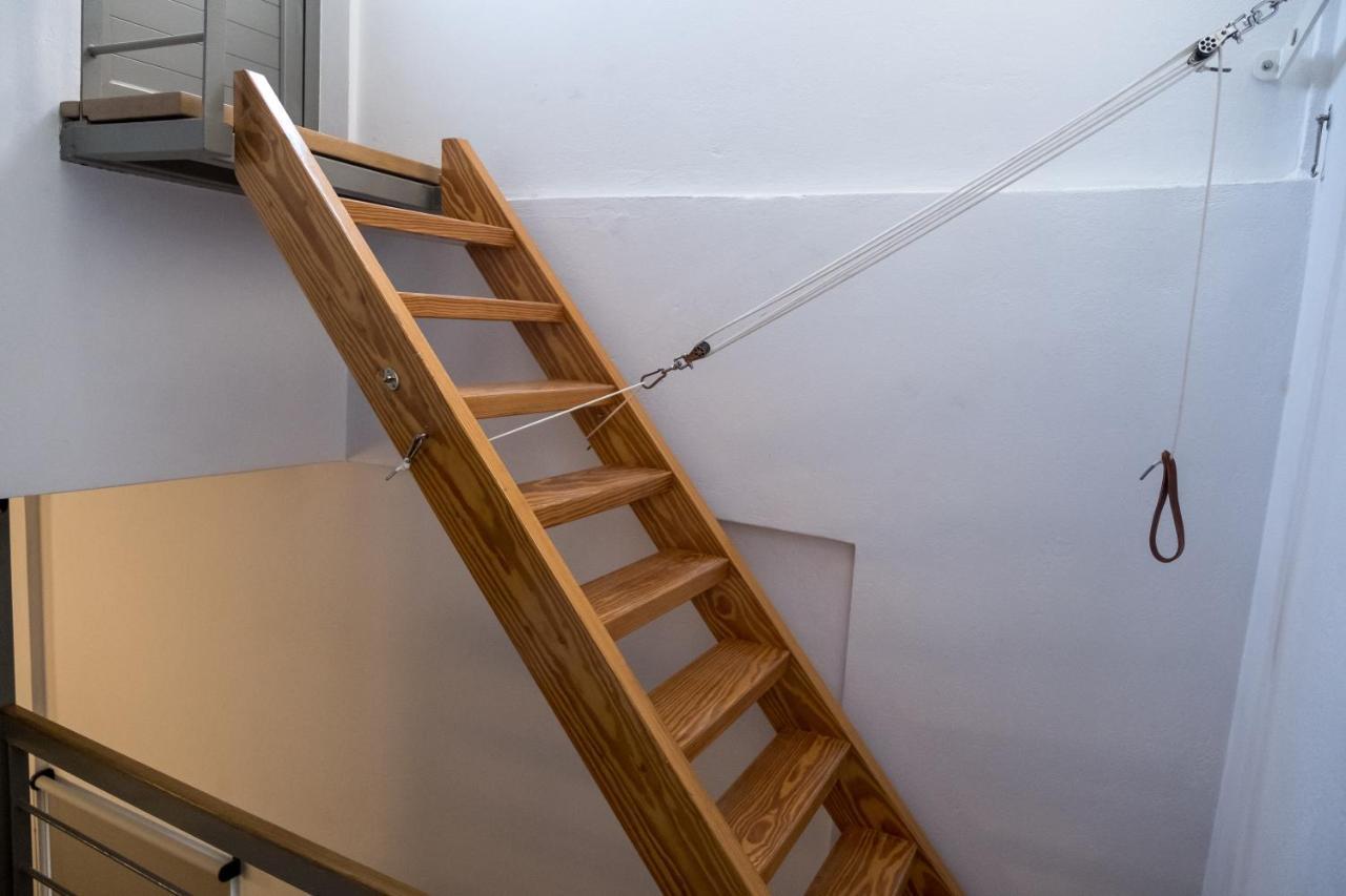 Thisio Loft Атина Екстериор снимка