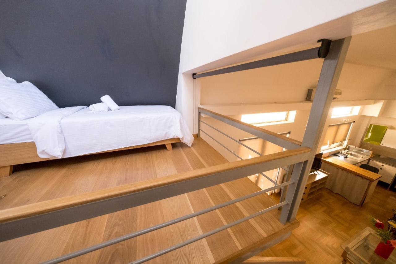 Thisio Loft Атина Екстериор снимка