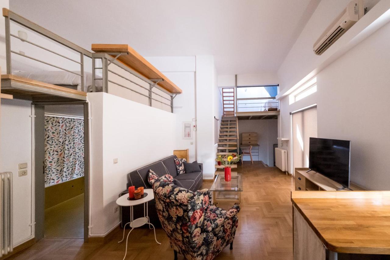 Thisio Loft Атина Екстериор снимка